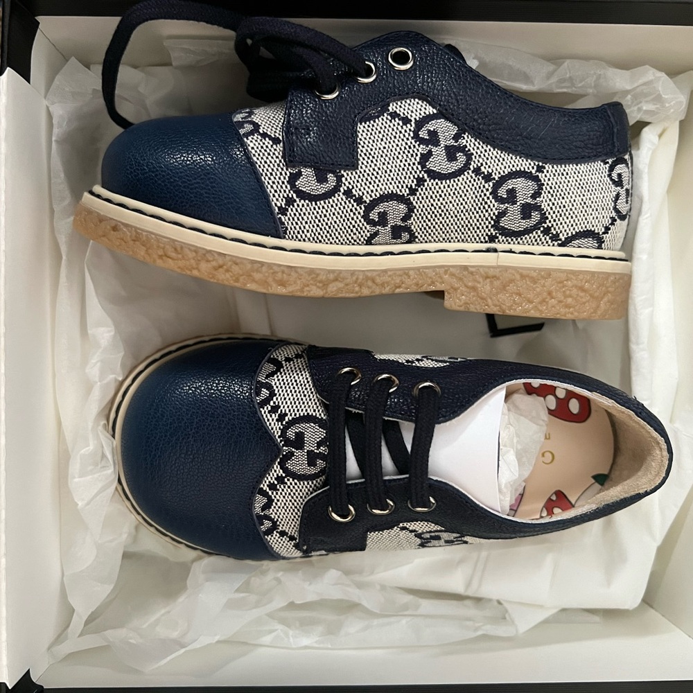 Authentic Gucci Kids GG Print Bourges size 22 (6.5 US)